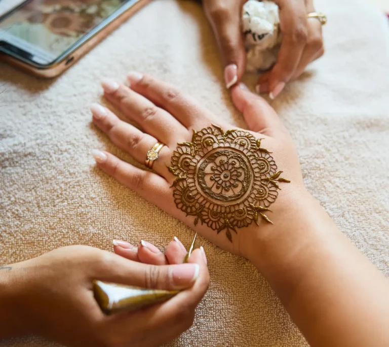 the extraordinaire henna artist Mehndi ceremony