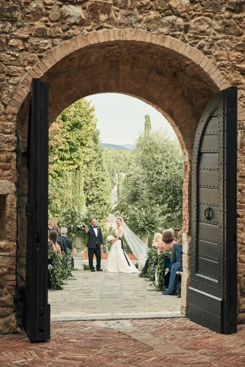 the extraordinaire tuscany castello di banfi brunello vineyard wedding