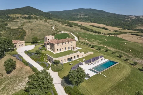 the extraordinaire tuscany podere tesoro drone villa gardens and pool