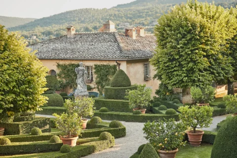 the extraordinaire tuscany villa di cetinale frontside italian gardens