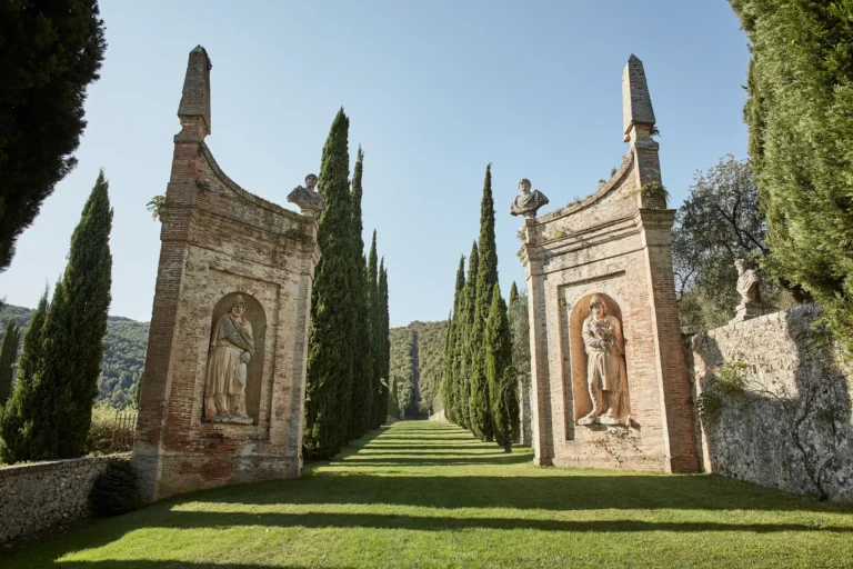 the extraordinaire tuscany villa di cetinale garden view