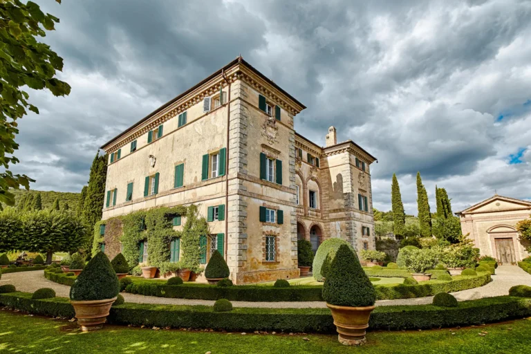 the extraordinaire tuscany villa di cetinale side view