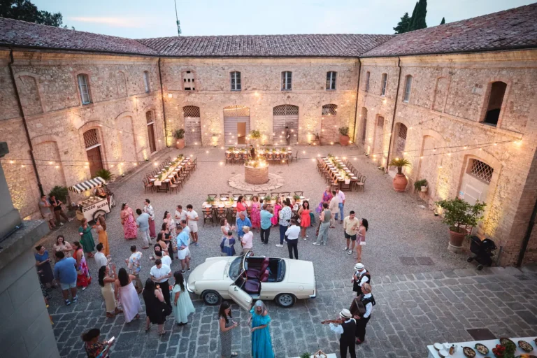 the extraordinaire tuscany villa di monaciano courtyard