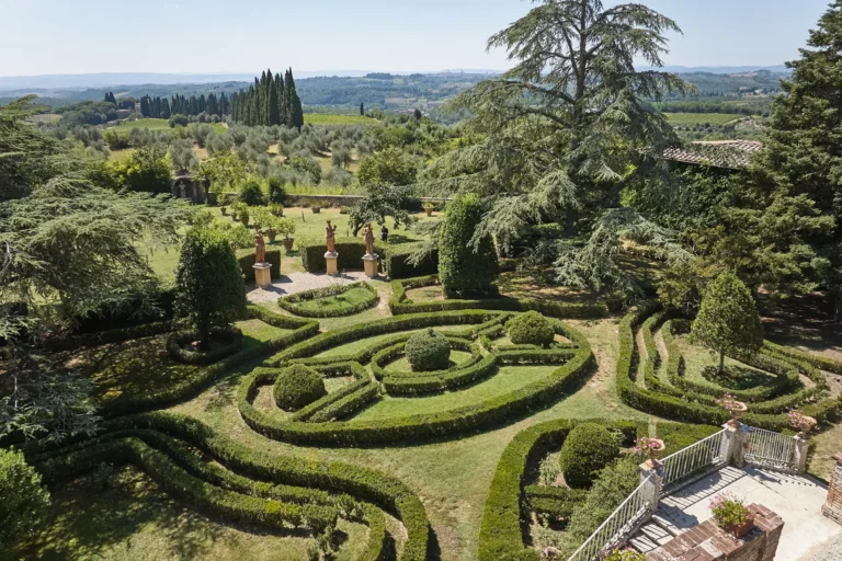 the extraordinaire villa catignano italian gardens
