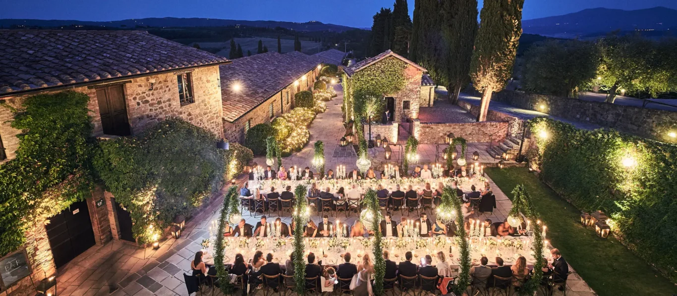 the extraordinaire wedding dinner dusk