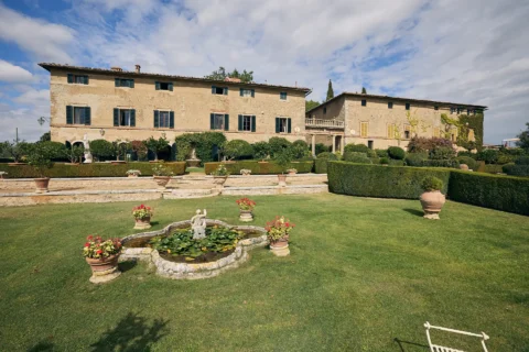the extraordinaire borgo stomennano golden hour chuppah ceremony