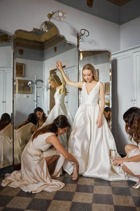 the extraordinaire borgo stomennano golden hour chuppah ceremony