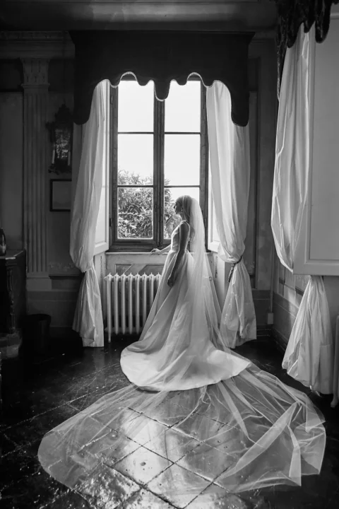 the extraordinaire borgo stomennano golden hour chuppah ceremony