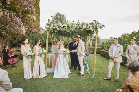the extraordinaire borgo stomennano golden hour chuppah ceremony