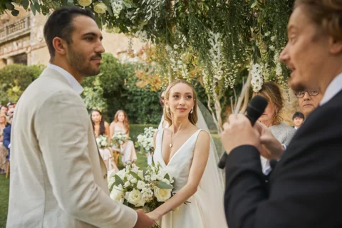 the extraordinaire borgo stomennano golden hour chuppah ceremony