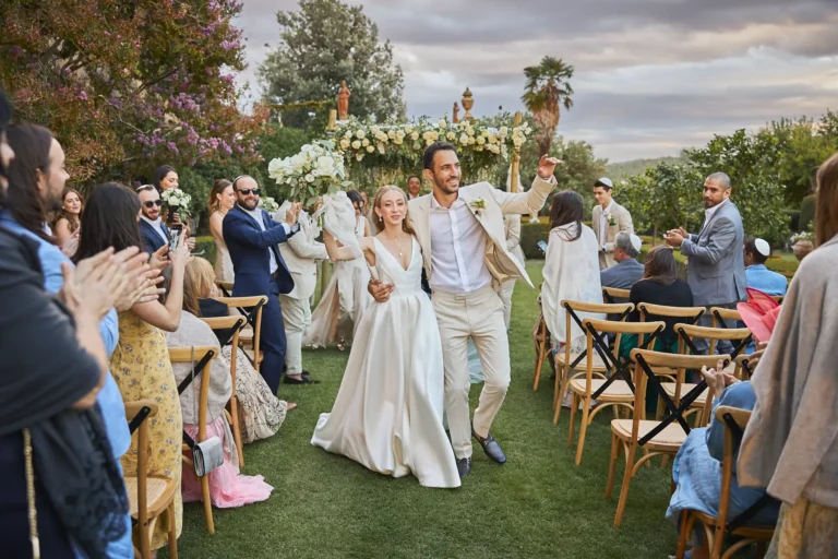 the extraordinaire borgo stomennano golden hour chuppah ceremony