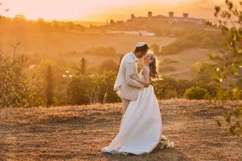 the extraordinaire borgo stomennano golden hour chuppah ceremony