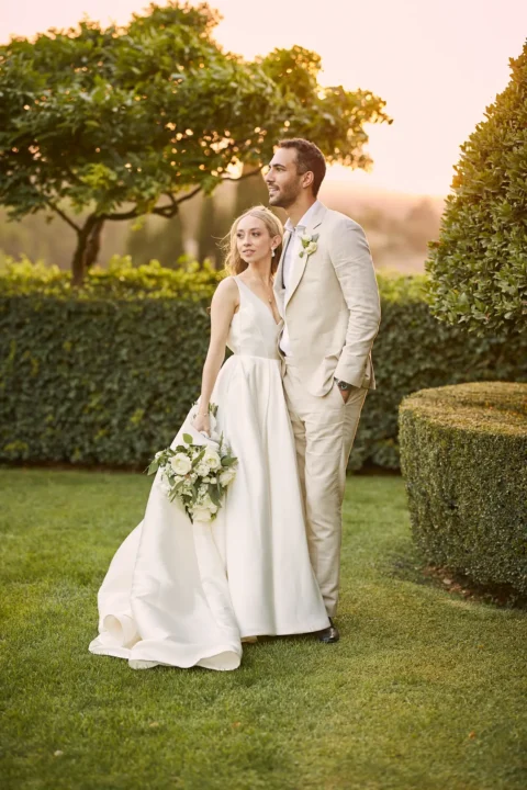 the extraordinaire borgo stomennano golden hour chuppah ceremony