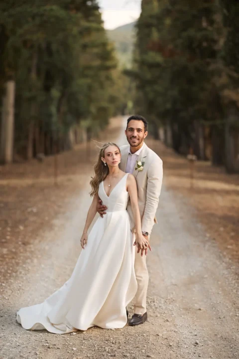 the extraordinaire borgo stomennano golden hour chuppah ceremony