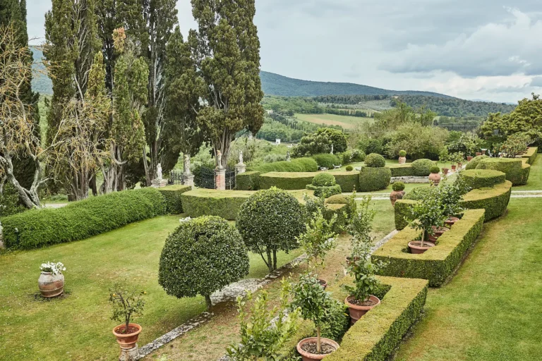 the extraordinaire borgo stomennano main gardens