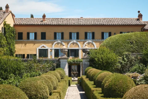 the extraordinaire la foce pienza cathedral wedding