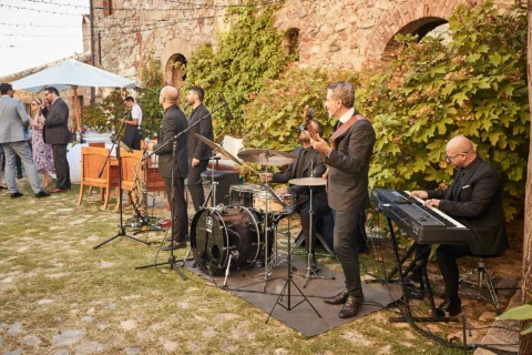 the extraordinaire tuscany castello di vicarello elegant garden soiree