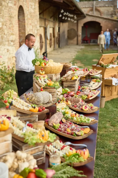 the extraordinaire tuscany villa catignano classic italian wedding