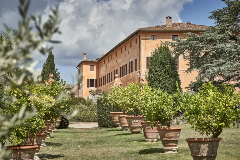 the extraordinaire tuscany villa catignano noble villa celebration