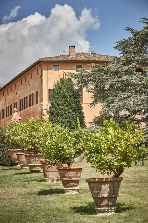the extraordinaire tuscany villa catignano noble villa celebration