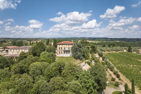 the extraordinaire tuscany villa di monaciano romantic vineyard celebration