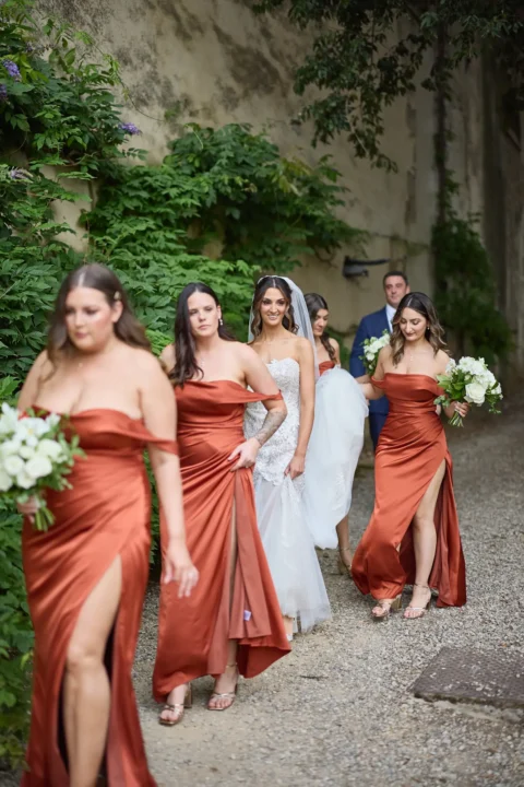 the extraordinaire tuscany villa di monaciano romantic vineyard celebration