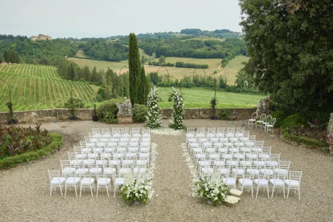 the extraordinaire tuscany villa di monaciano romantic vineyard celebration