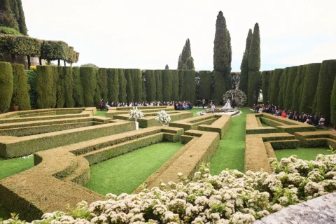 the extraordinaire tuscany villa la foce valdorcia estate wedding