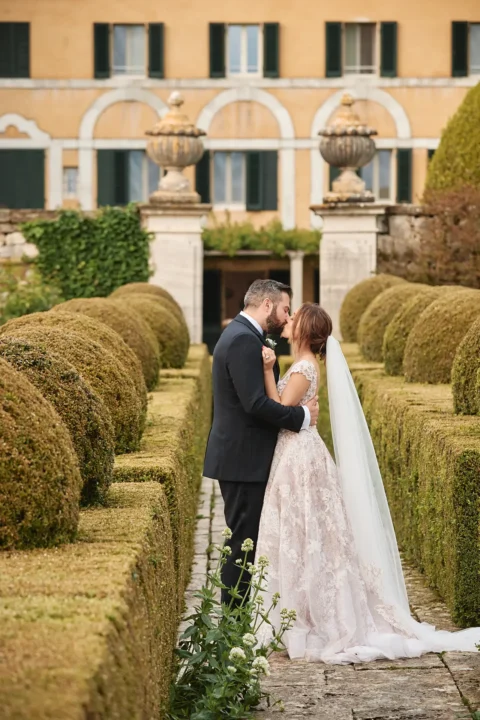 the extraordinaire tuscany villa la foce valdorcia estate wedding