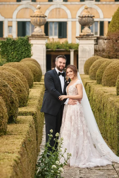 the extraordinaire tuscany villa la foce valdorcia estate wedding