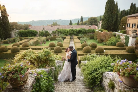 the extraordinaire tuscany villa la foce valdorcia estate wedding