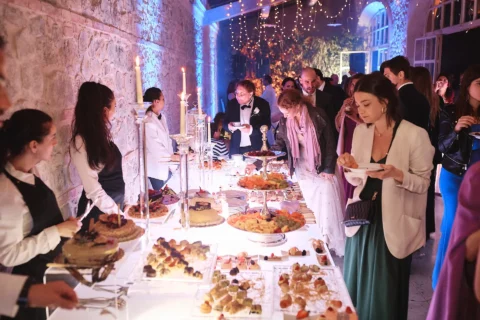 the extraordinaire tuscany villa la foce valdorcia estate wedding