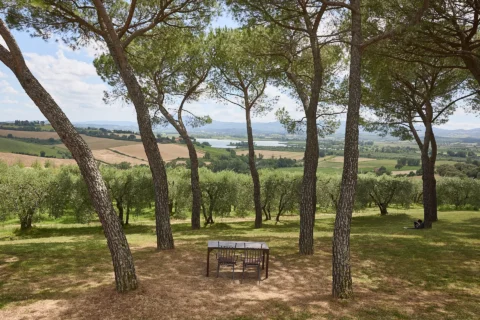 the extraordinaire umbria villa cozzano rustic chic celebration