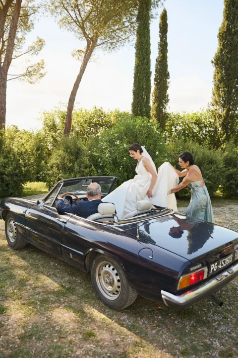 the extraordinaire umbria villa cozzano rustic chic celebration