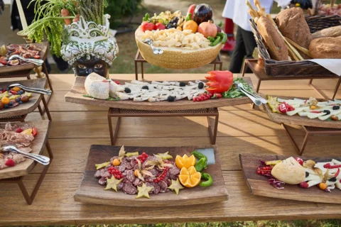 the extraordinaire umbria villa cozzano rustic chic celebration