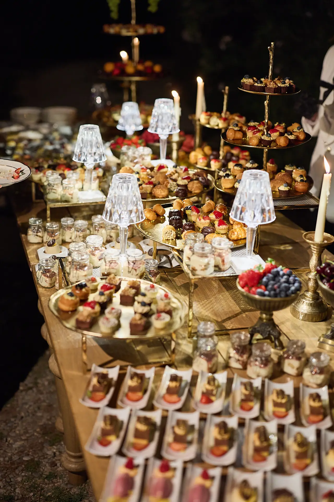 the extraordinaire umbria villa cozzano rustic chic celebration