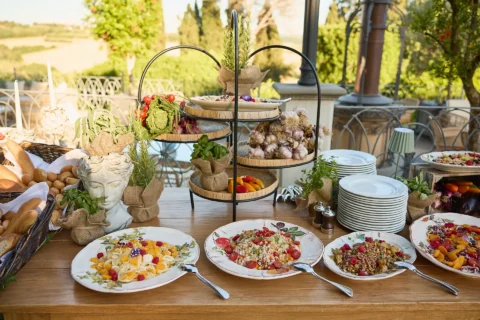 the extraordinaire umbria villa valentini bonaparte chic pizza party