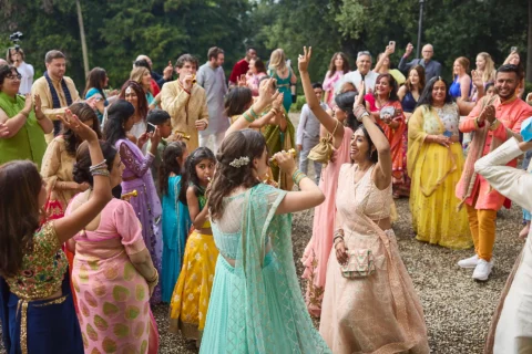 the extraordinaire villa di monaciano vibrant tuscan indian wedding