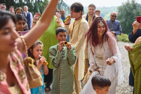 the extraordinaire villa di monaciano vibrant tuscan indian wedding