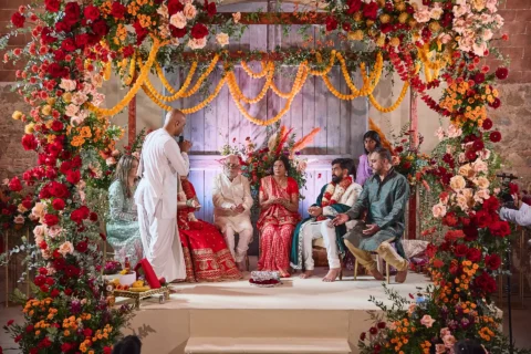 the extraordinaire villa di monaciano vibrant tuscan indian wedding