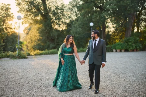 the extraordinaire villa di monaciano vibrant tuscan indian wedding