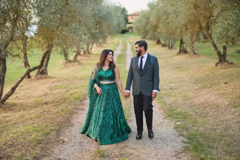 the extraordinaire villa di monaciano vibrant tuscan indian wedding