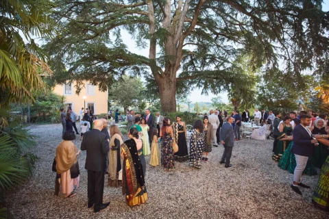 the extraordinaire villa di monaciano vibrant tuscan indian wedding