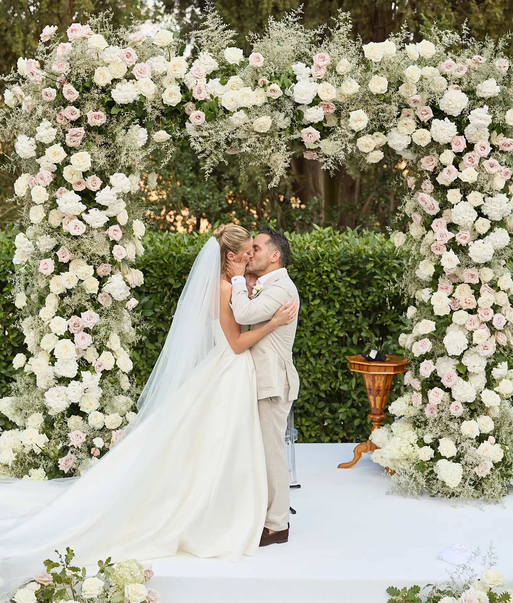 the extraordinaire wedding planner umbria modern flower arch ceremony